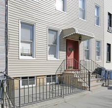 59-15 68th Ave in Flushing, NY - Building Photo - Building Photo