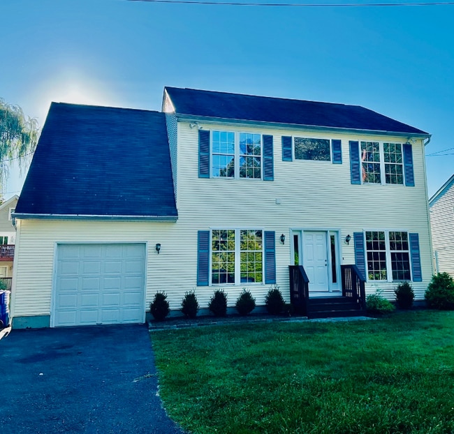 40 Marlin Dr in Norwalk, CT - Foto de edificio - Building Photo