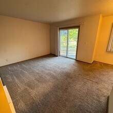 7573 W Pine St-Unit -2 in Rathdrum, ID - Building Photo - Building Photo