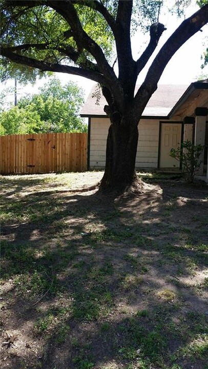 1936 Nicole Cir in Round Rock, TX - Building Photo