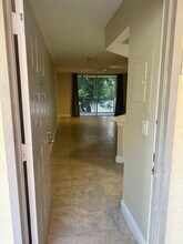 8343 Lake Dr, Unit 8343Lake Dr Doral FL33166 in Doral, FL - Foto de edificio - Building Photo