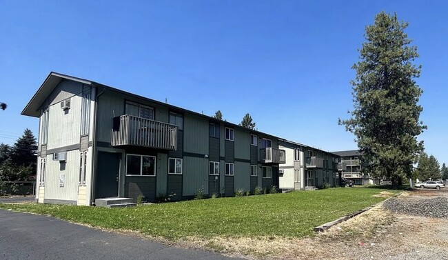 Greenwood Apartments in Spokane, WA - Foto de edificio - Building Photo