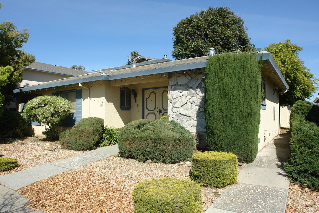 834 Teresi Ct in San Jose, CA - Foto de edificio