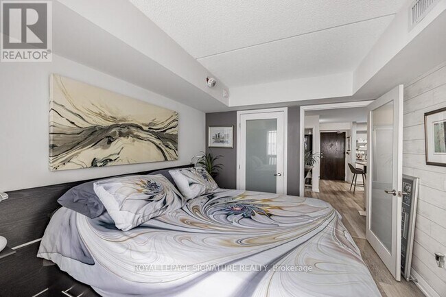 30 Via Rosedale in Brampton, ON - Building Photo - Building Photo