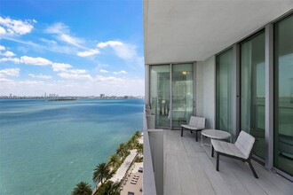 2900 NE 7th Ave in Miami, FL - Foto de edificio - Building Photo