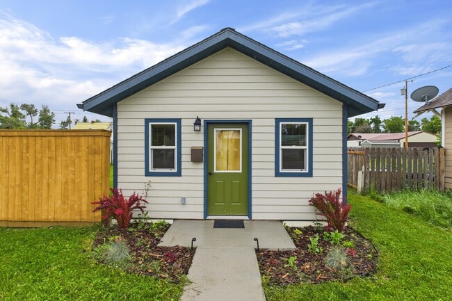 property at 309 W Farewell St