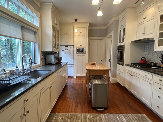7 Gardenside St in Boston, MA - Building Photo - Building Photo