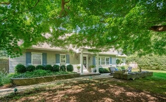 86 Gansett Ln in Amagansett, NY - Building Photo