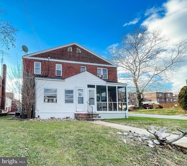 property at 520 W 38th St