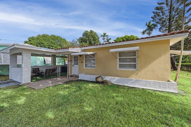 1420 Miami Rd in Fort Lauderdale, FL - Building Photo - Building Photo