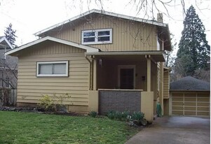 2176 Agate St in Eugene, OR - Building Photo