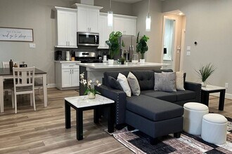 3208 Bostic St in Houston, TX - Foto de edificio - Building Photo