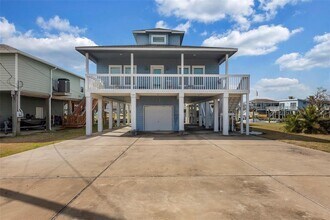 126 Driftwood Rd in Freeport, TX - Building Photo - Building Photo