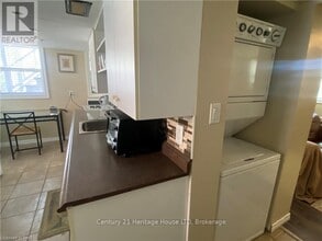 6042 Culp St in Niagara Falls, ON - Building Photo - Building Photo