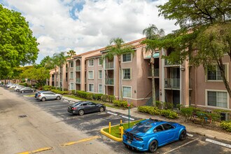St. Andrews Luxury Condos in Miramar, FL - Foto de edificio - Building Photo