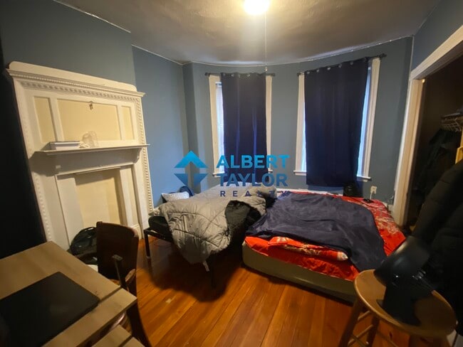 13 Perry St, Unit 1 in Brookline, MA - Building Photo - Building Photo