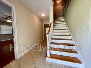 2105 W Country Club Dr in Tampa, FL - Building Photo - Building Photo