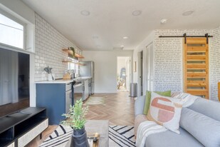 5222 SE Holgate Blvd in Portland, OR - Building Photo