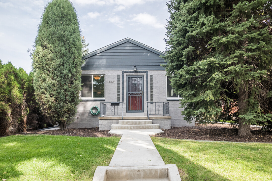 1460 Elm Street in Denver, CO - Building Photo