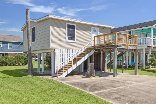 4011 Vista Blvd in Galveston, TX - Building Photo - Building Photo
