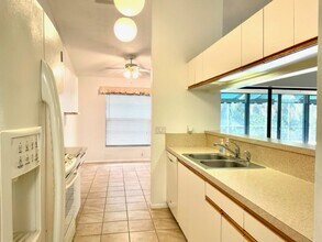 3896 Easton St in Sarasota, FL - Building Photo - Building Photo