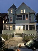163 Deacon St, Unit 163 DEACON STREET 3RD FLR in Bridgeport, CT - Building Photo