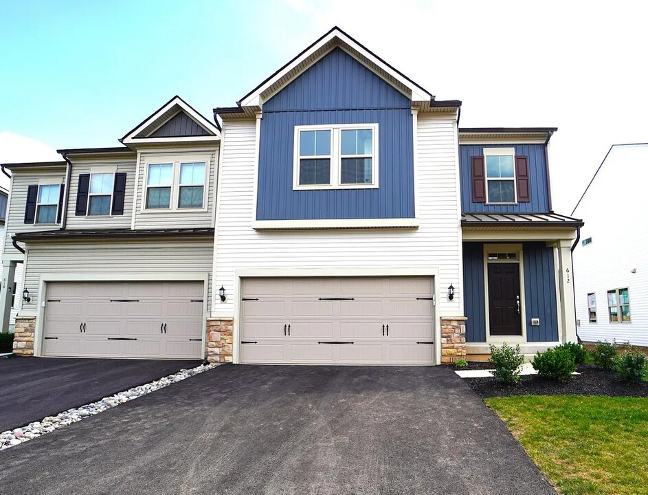 612 America Dr in Horsham, PA - Building Photo