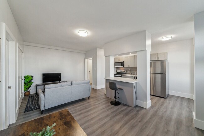 4247 Locust St in Philadelphia, PA - Building Photo - Building Photo