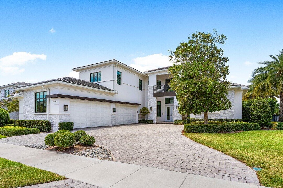 6990 NW 27th Ave in Boca Raton, FL - Building Photo