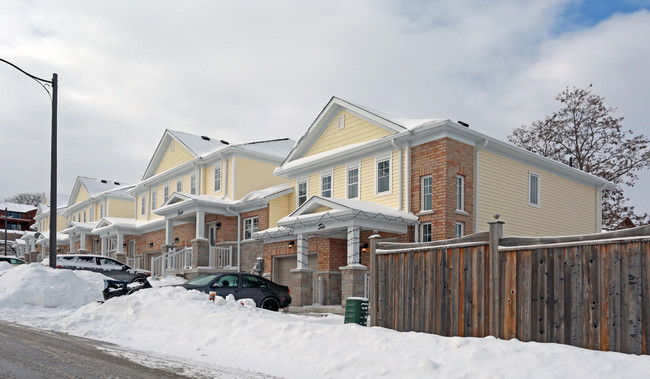 Peartree Court in Barrie, ON - Building Photo - Primary Photo