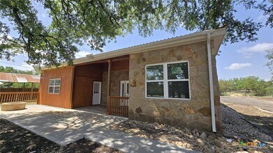 305 Remuda Dr in Liberty Hill, TX - Building Photo - Building Photo