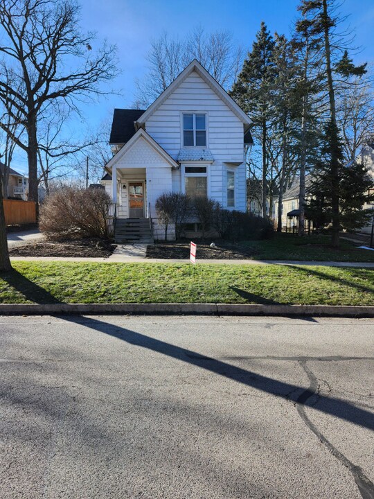 115 N 5th St in St. Charles, IL - Building Photo