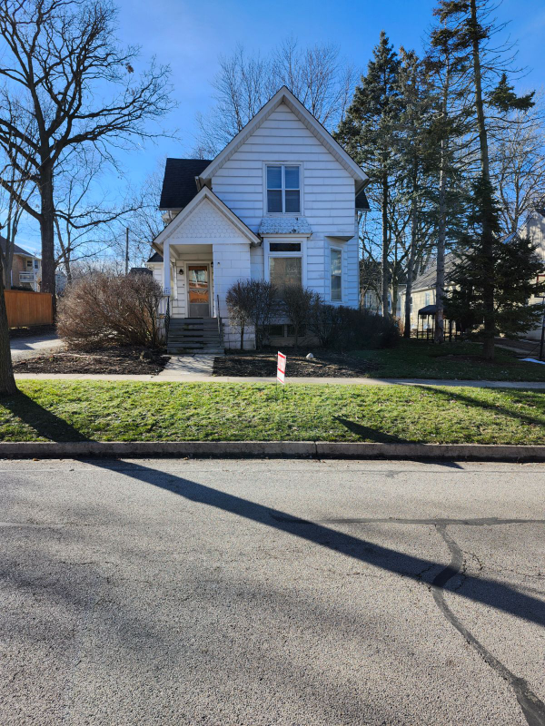 property at 115 N 5th St
