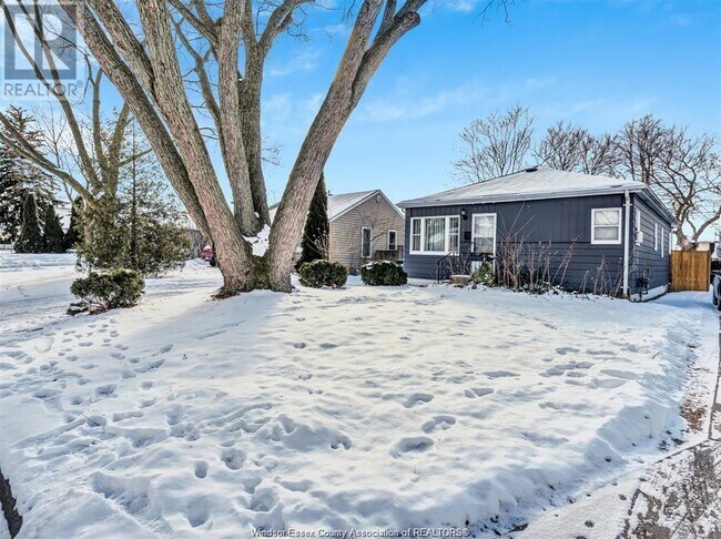 2519 Tourangeau Rd in Windsor, ON - Building Photo - Building Photo