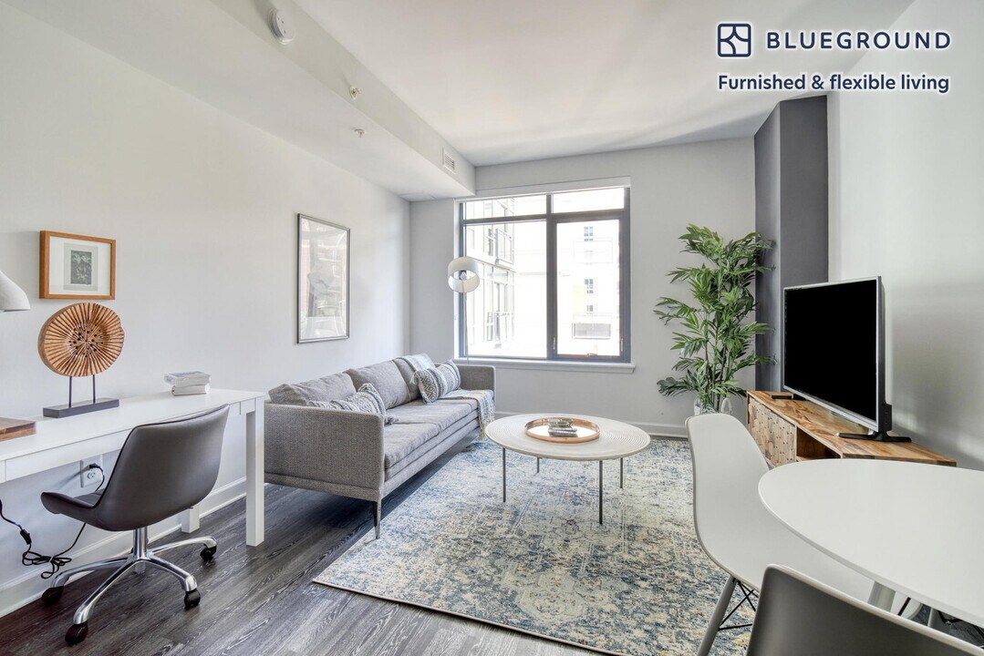 3601 Fairfax Dr in Arlington, VA - Building Photo