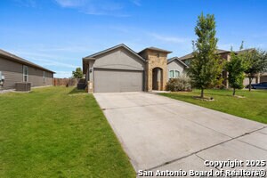 1367 Fall Cover St in New Braunfels, TX - Building Photo