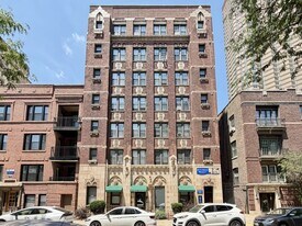 627 W Patterson Ave, Unit 7 in Chicago, IL - Building Photo