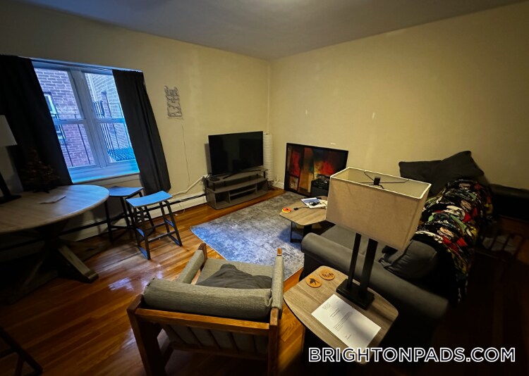 67 Chiswick Rd in Boston, MA - Building Photo