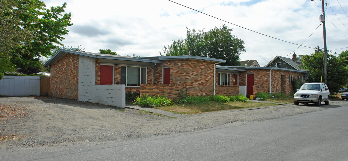 1428 NE 62nd Ave in Portland, OR - Building Photo