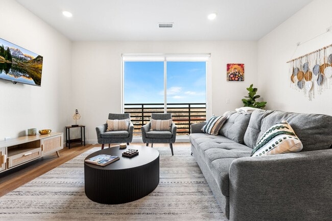 Enso Zen Apartments in Denver, CO - Foto de edificio - Building Photo