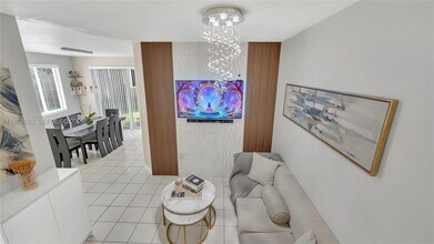 2342 SE 10th St in Homestead, FL - Building Photo - Building Photo