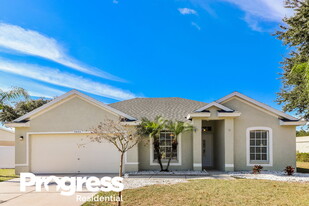 5601 Brookdale Way in Tampa, FL - Building Photo