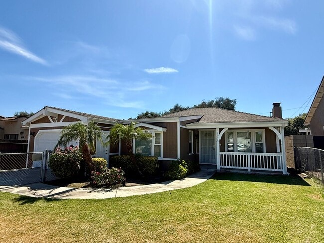 property at 1053 N Laurel Ave