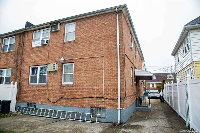 139-15 254th St in Queens, NY - Building Photo - Building Photo