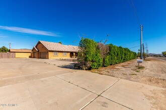 8812 W Pinnacle Peak Rd in Peoria, AZ - Building Photo - Building Photo