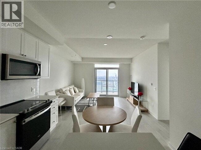 55 Duke St W in Kitchener, ON - Building Photo - Building Photo