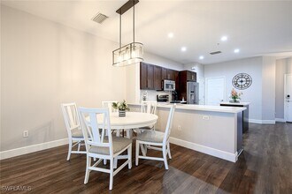 15857 Marcello Cir in Naples, FL - Foto de edificio - Building Photo