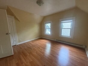 751 George St, Unit 3 in New Haven, CT - Foto de edificio - Building Photo