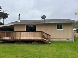 2210 68 Pl in Long Beach, WA - Building Photo