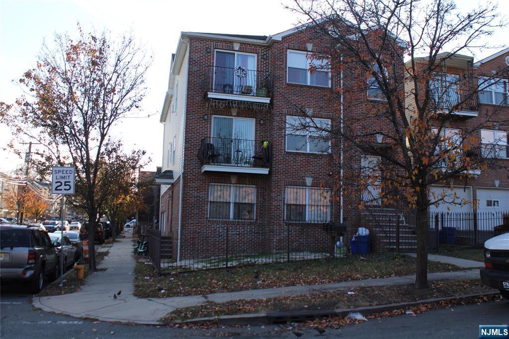 40-42-42 Elwood Ave E in Newark, NJ - Building Photo